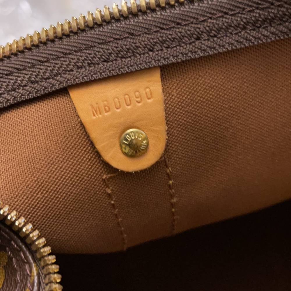 Louis Vuittion Duffel bag use  in good condition - Picture 7 of 16